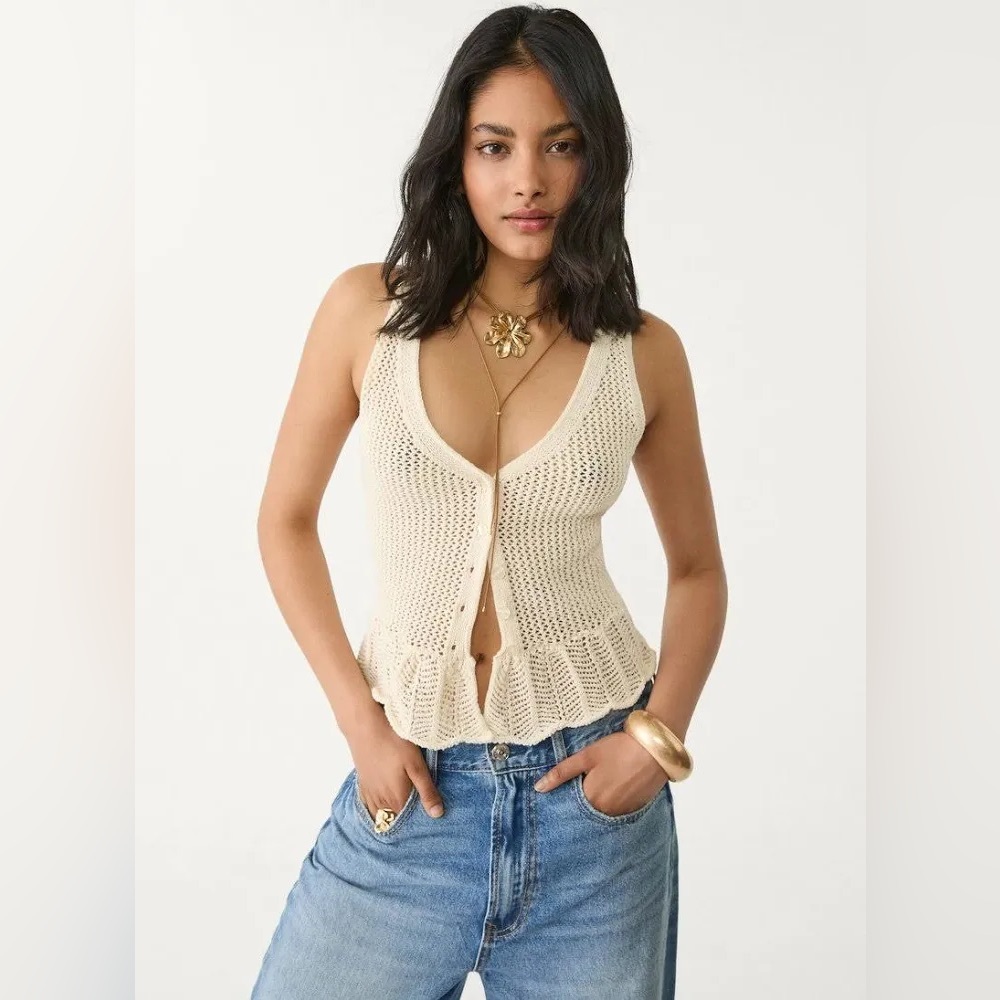 Stradivarius White Ruffle Hem Knitted Crochet Button Down Tank Top NWT XL